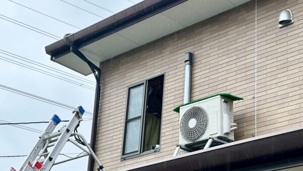 佐賀市若楠屋根置きエアコン交換工事