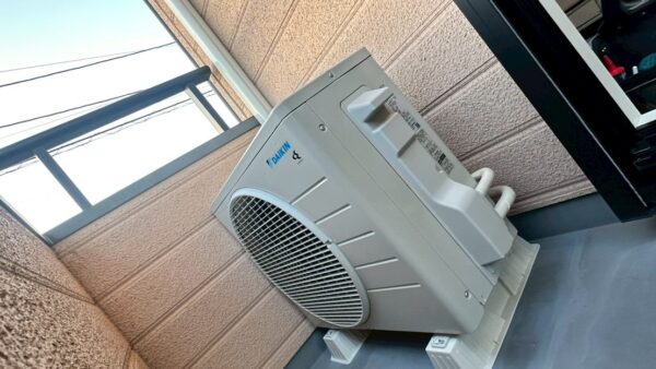 佐賀県小城市エアコン交換工事