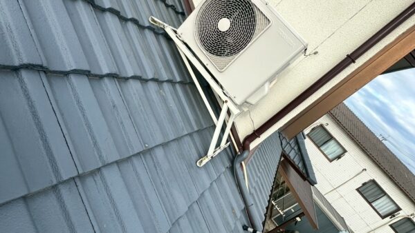 佐賀県東与賀　屋根上エアコン工事